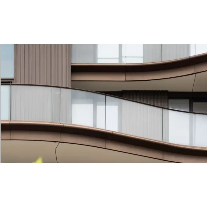 Стакло во облик за огради